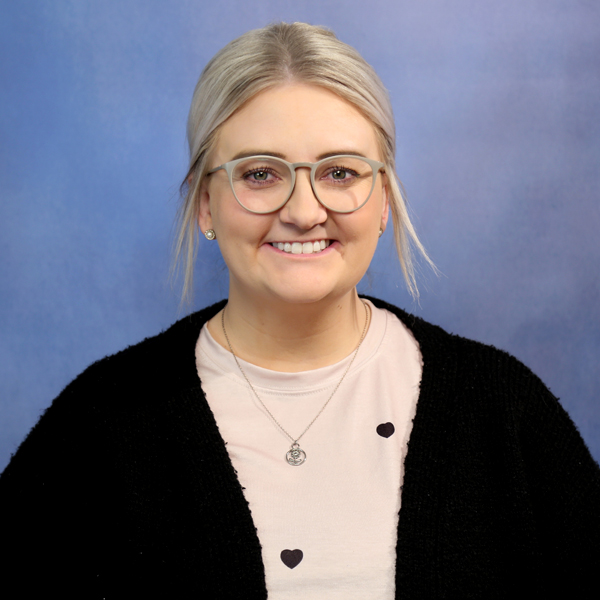 Becca Nelson Headshot