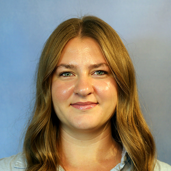 Karina Mazan headshot