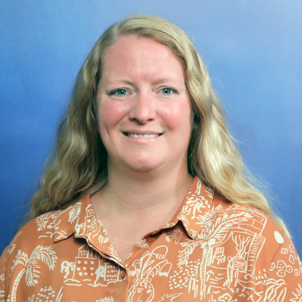 Stephanie Hogan Headshot