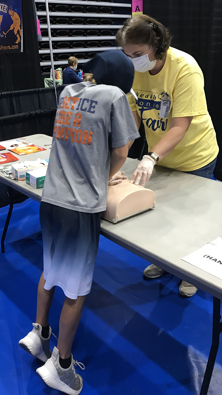 Child learns how lungs work
