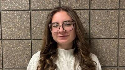 Emma Dickey Headshot