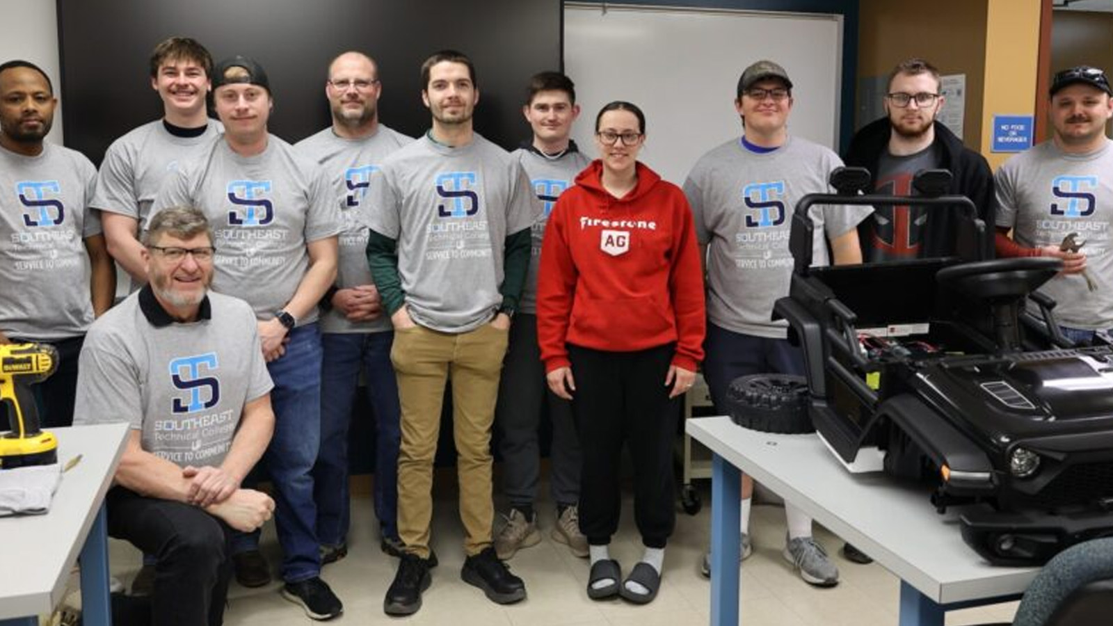 STC students with instructor Bryan Cox