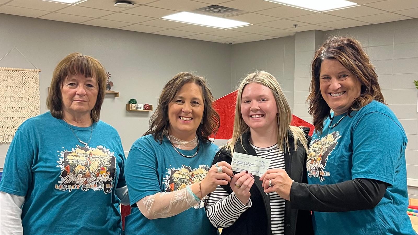 Rachel Beadell recieves Shelby Hohn Scholarship